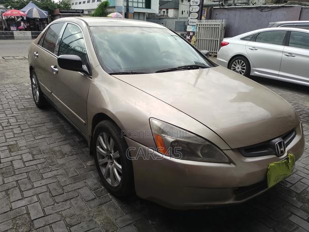 Honda Accord 2002 Gold