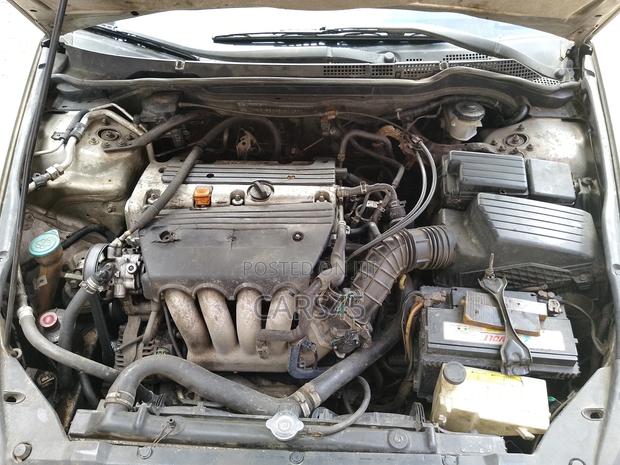 Honda Accord 2002 Gold