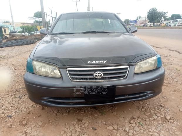 Toyota Camry 2001 Gray
