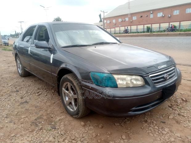 Toyota Camry 2001 Gray