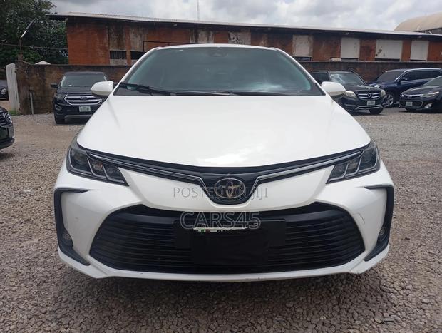 Toyota Corolla 2021 White