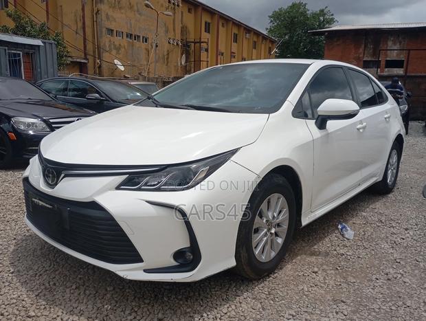 Toyota Corolla 2021 White