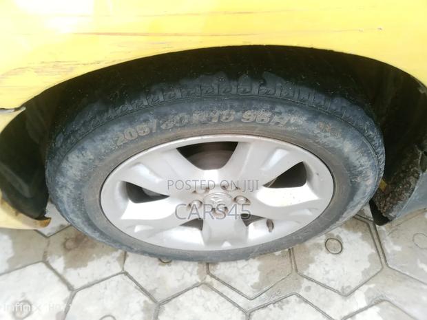 Toyota Matrix 2004 Yellow