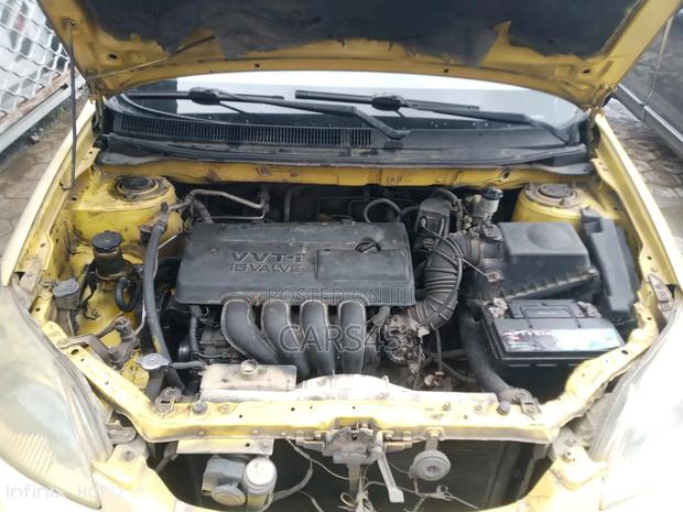 Toyota Matrix 2004 Yellow
