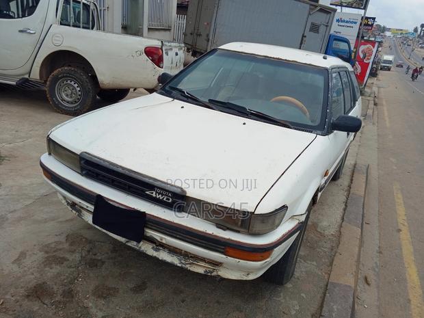 Toyota Corolla 1988 White