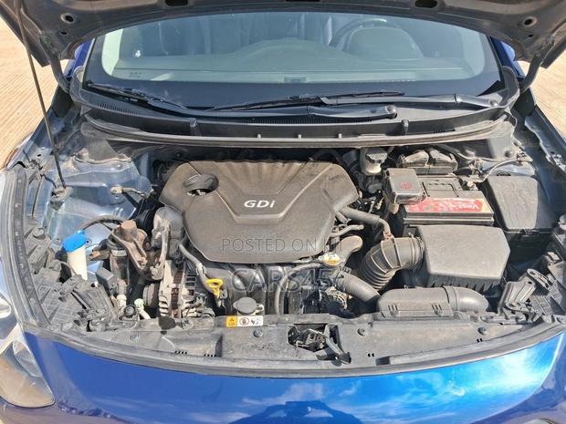 Hyundai Elantra 2012 Blue