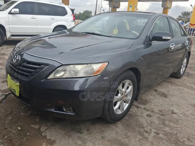 Toyota Camry 2009 Gray
