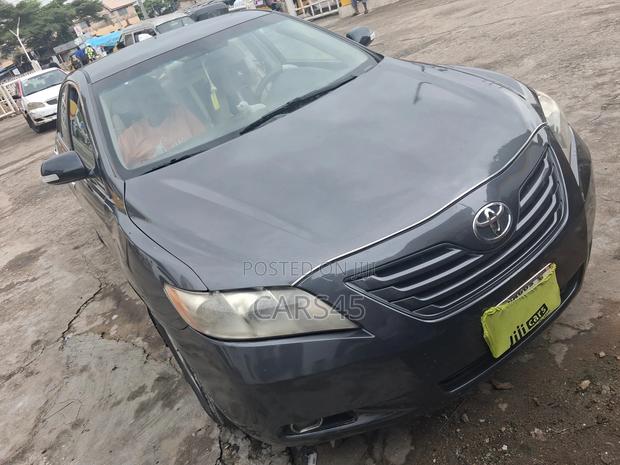 Toyota Camry 2009 Gray