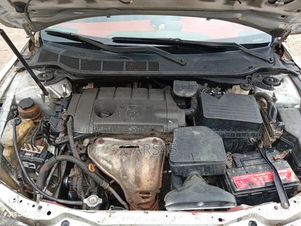Toyota Camry 2010 Silver