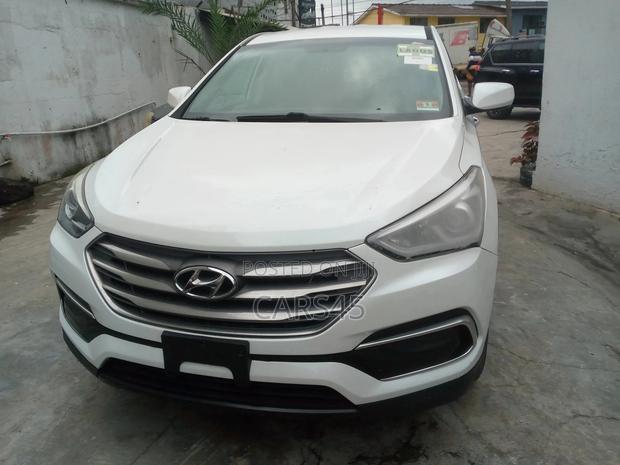 Hyundai Santa Fe 2017 White