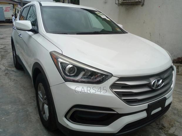 Hyundai Santa Fe 2017 White