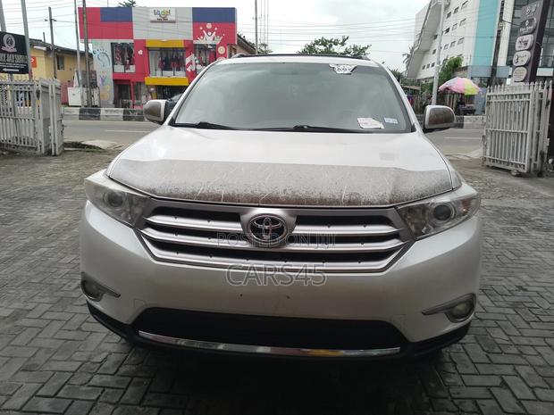 Toyota Highlander 2012 Beige