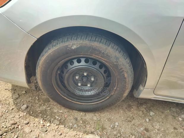 Toyota Camry 2012 Silver