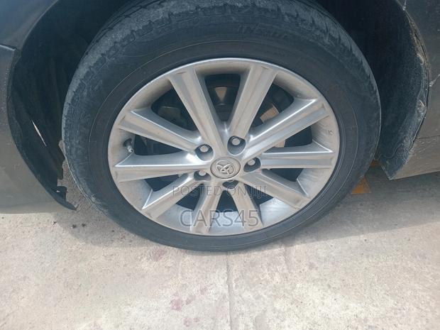 Toyota Camry 2016 Gray
