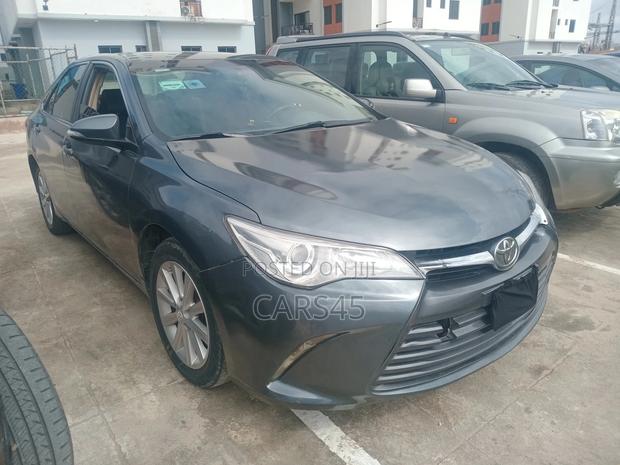 Toyota Camry 2016 Gray