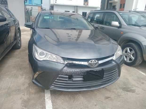 Toyota Camry 2016 Gray