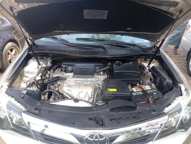Toyota Camry SE 4dr Sedan (2.5L 4cyl 6A) 2014 Gold