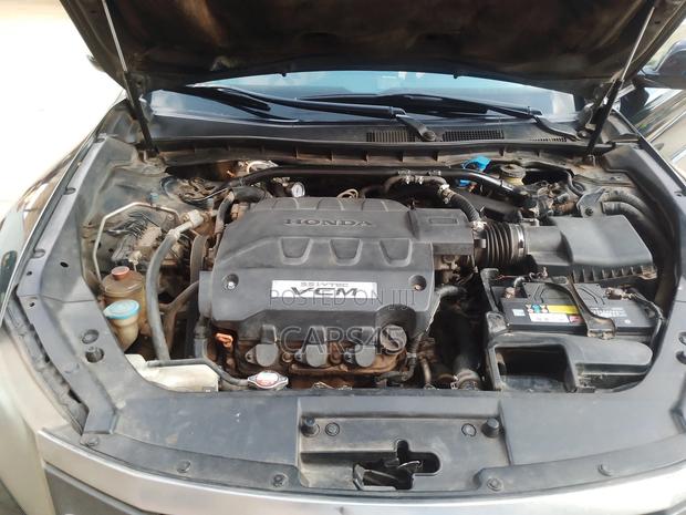 Honda Crosstour 2011 Black