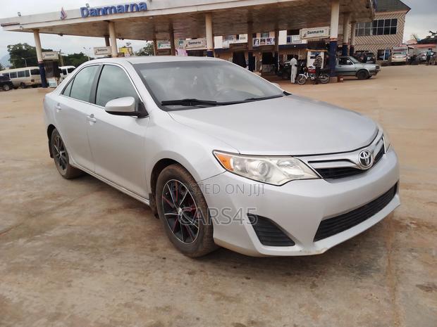 Toyota Camry 2014 Silver