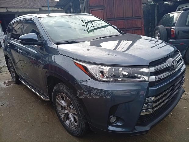 Toyota Highlander 2015 Blue