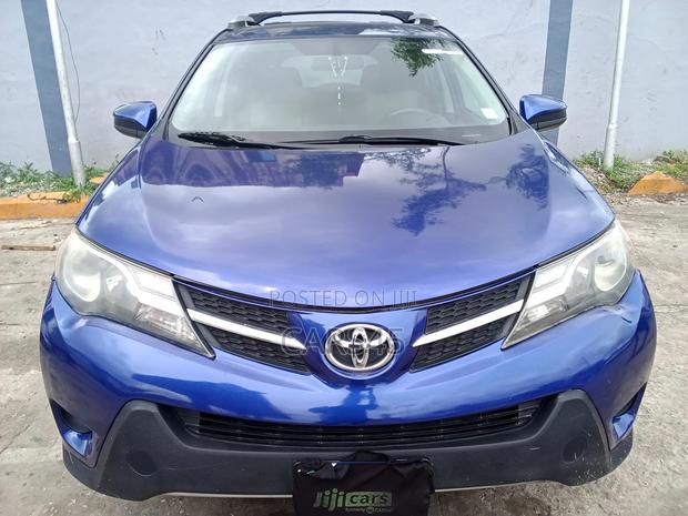 Toyota RAV4 LE 4dr SUV (2.5L 4cyl 6A) 2015 Blue