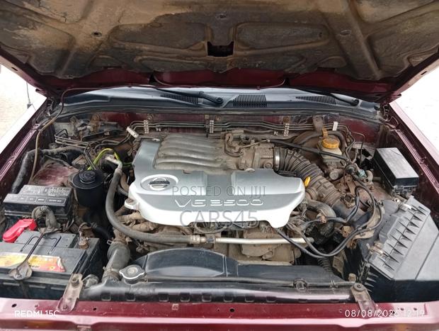 Nissan Pathfinder 2004 Red