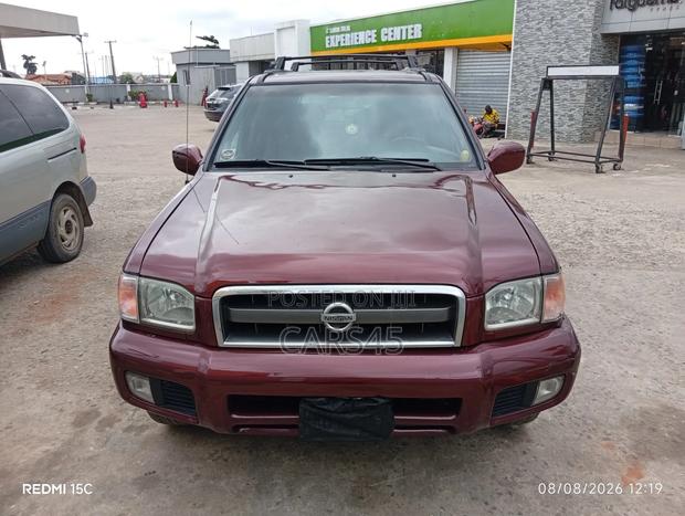 Nissan Pathfinder 2004 Red