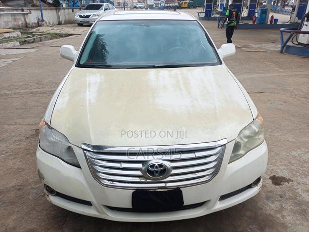 Toyota Avalon 2008 White