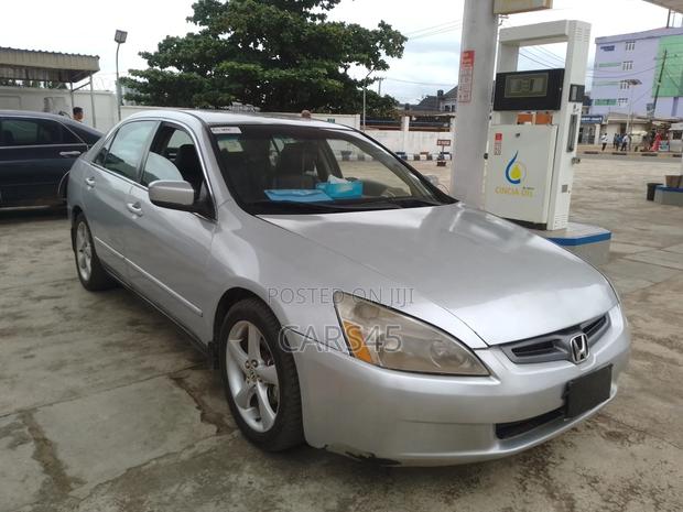 Honda Accord 2004 Silver