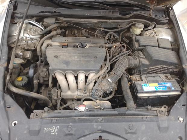 Honda Accord 2004 Silver