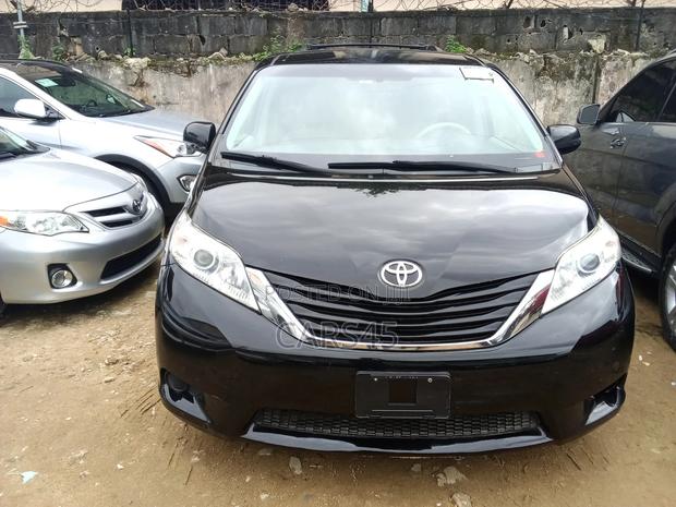 Toyota Sienna L 7-Passenger 4dr Minivan (3.5L 6cyl 6A) 2014 Black
