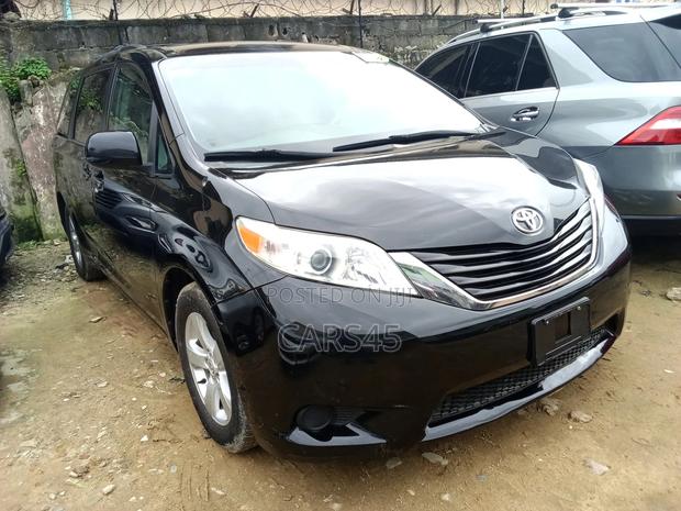 Toyota Sienna L 7-Passenger 4dr Minivan (3.5L 6cyl 6A) 2014 Black