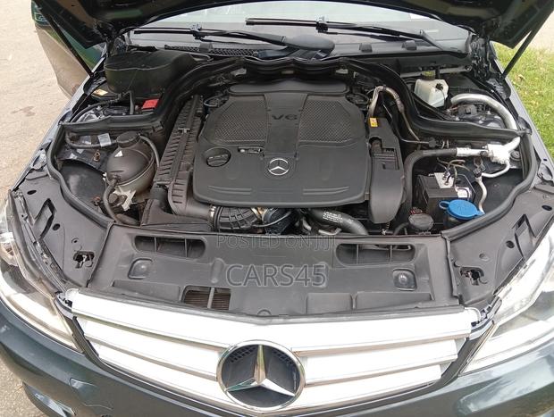 Mercedes-Benz C300 2014 Black