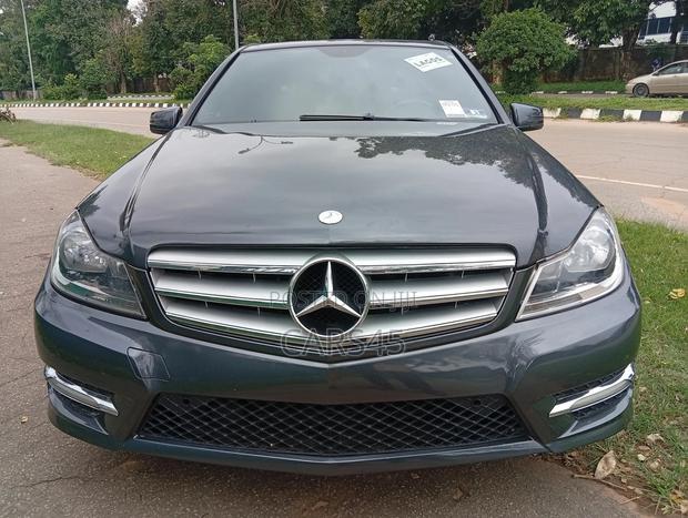 Mercedes-Benz C300 2014 Black