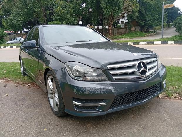 Mercedes-Benz C300 2014 Black
