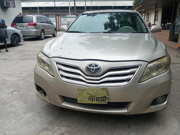 Toyota Camry 2007 Gold