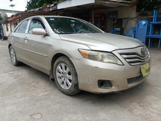 Toyota Camry 2007 Gold