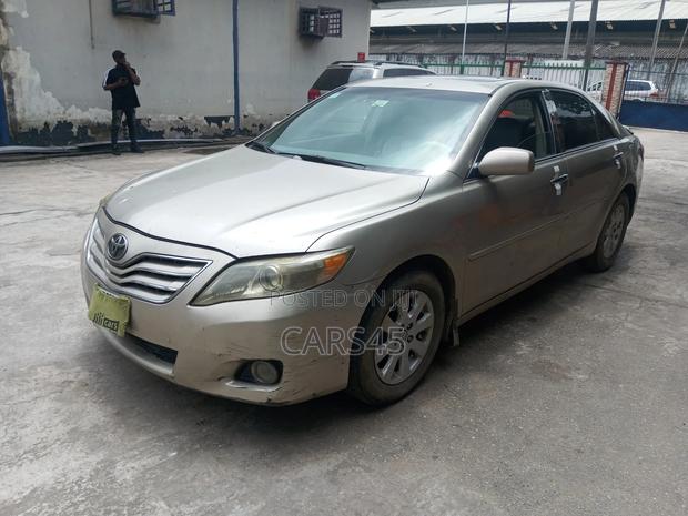 Toyota Camry 2007 Gold