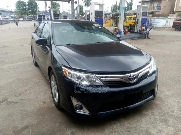 Toyota Camry 2012 Gray