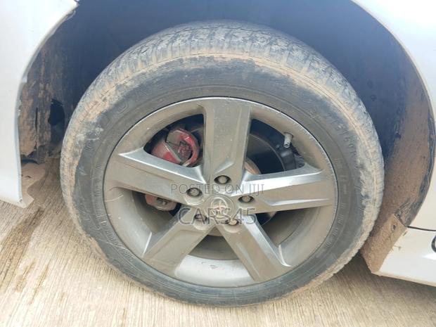Toyota Camry 2012 Silver