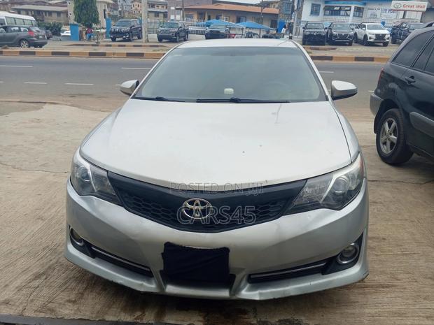 Toyota Camry 2012 Silver