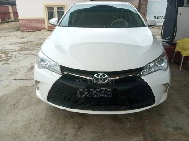 Toyota Camry 2017 White
