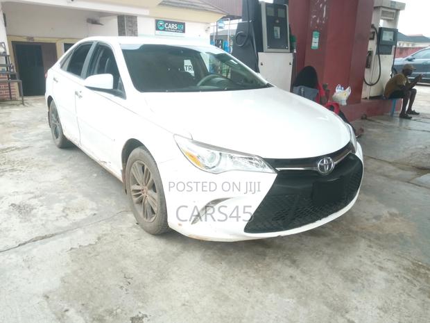 Toyota Camry 2017 White