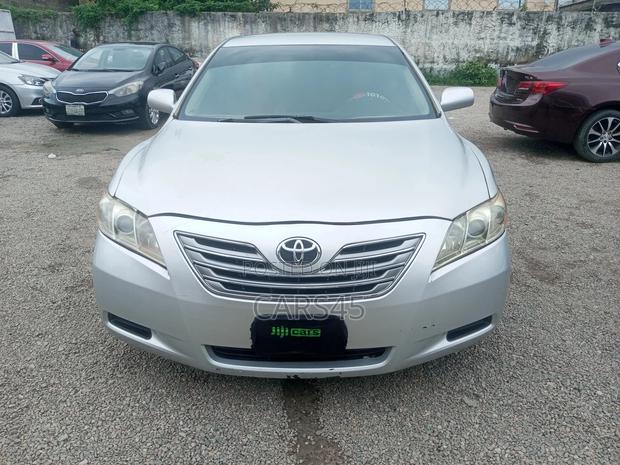 Toyota Camry 2009 Silver