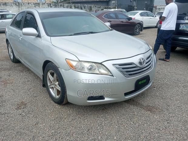 Toyota Camry 2009 Silver