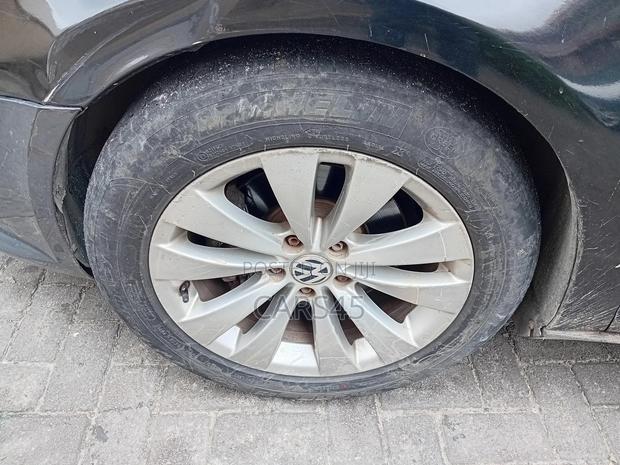 Volkswagen Passat 2012 Black