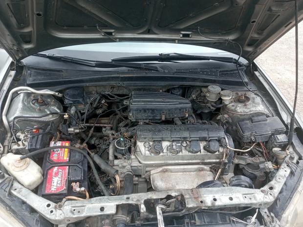 Honda Civic 2004 Gold
