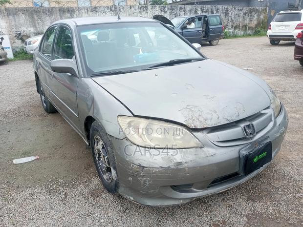 Honda Civic 2004 Gold