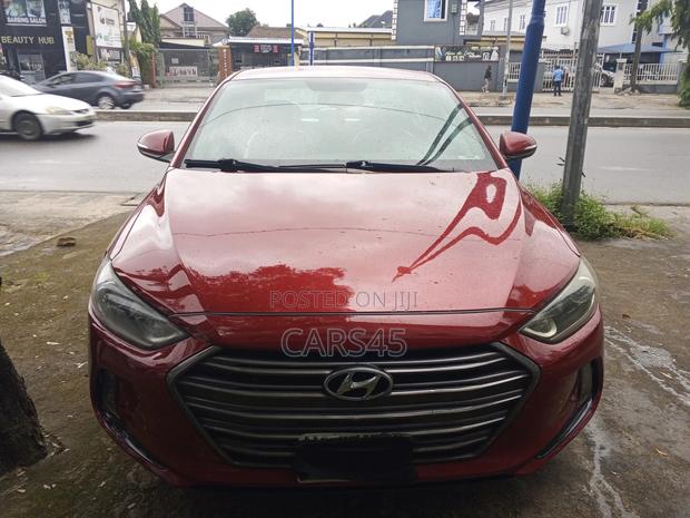 Hyundai Elantra Limited Sedan FWD (2.0L 4cyl 6A) 2017 Red
