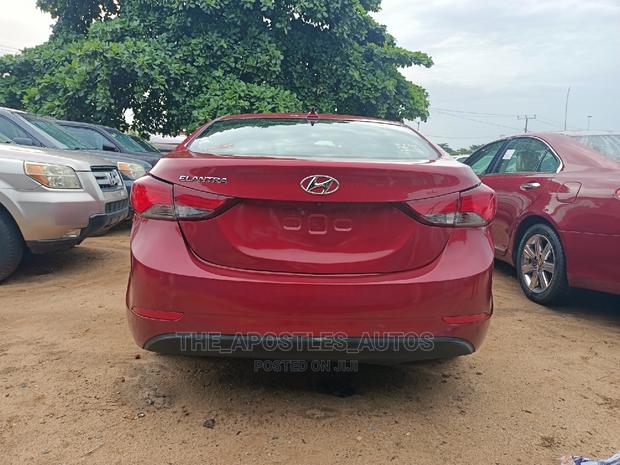 Hyundai Elantra 2016 Red